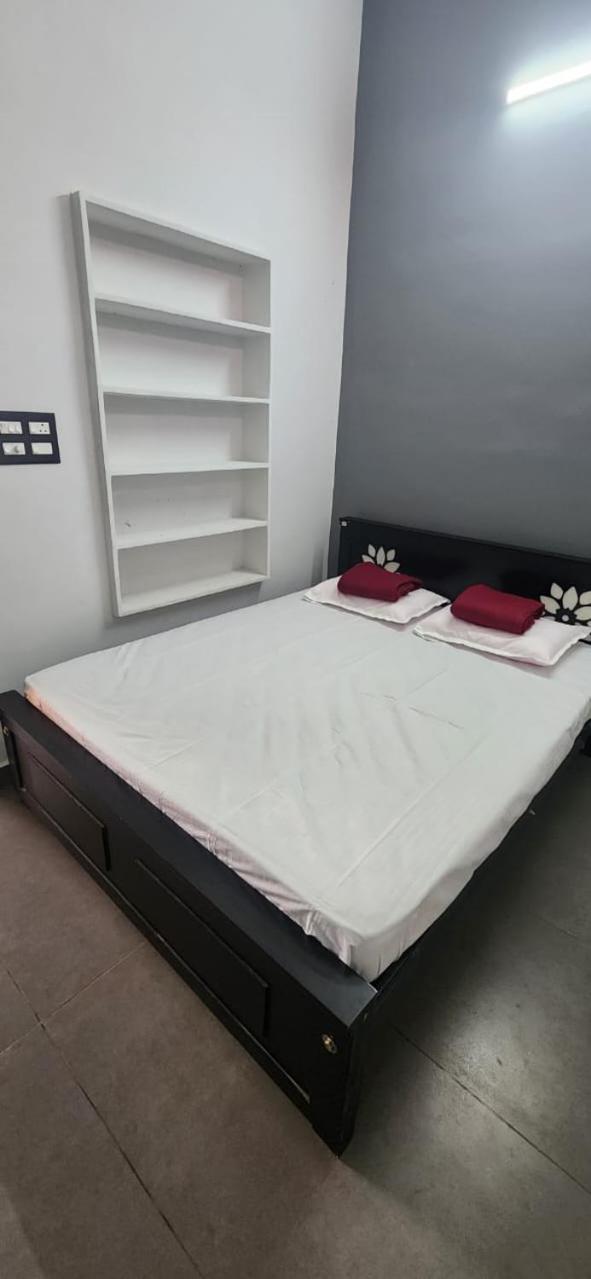 Krish Villa Homestay 무나르 외부 사진